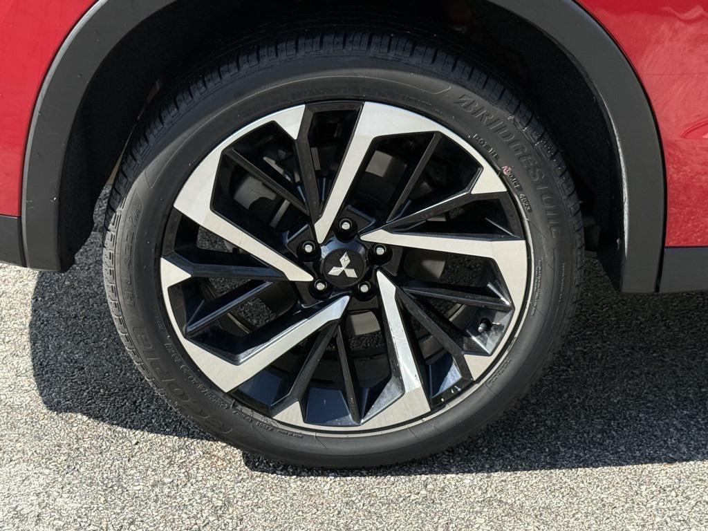 used 2024 Mitsubishi Outlander car, priced at $23,355