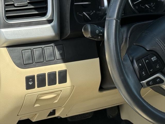 used 2015 Toyota Highlander car, priced at $20,727