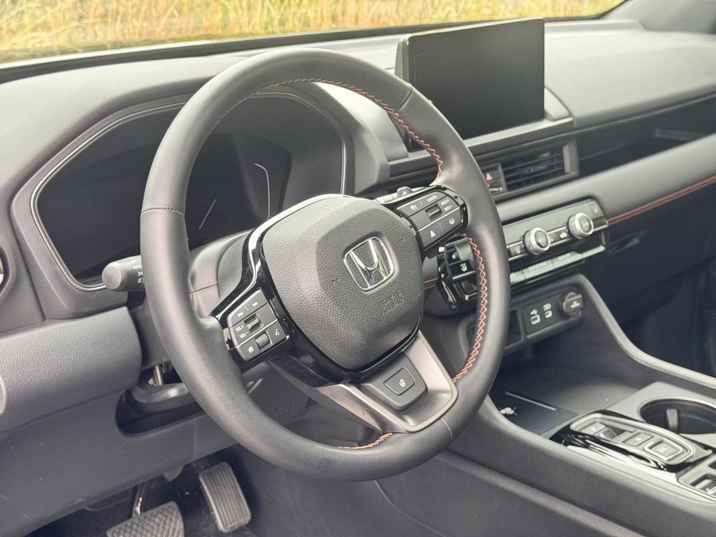 used 2025 Honda Pilot car, priced at $46,397