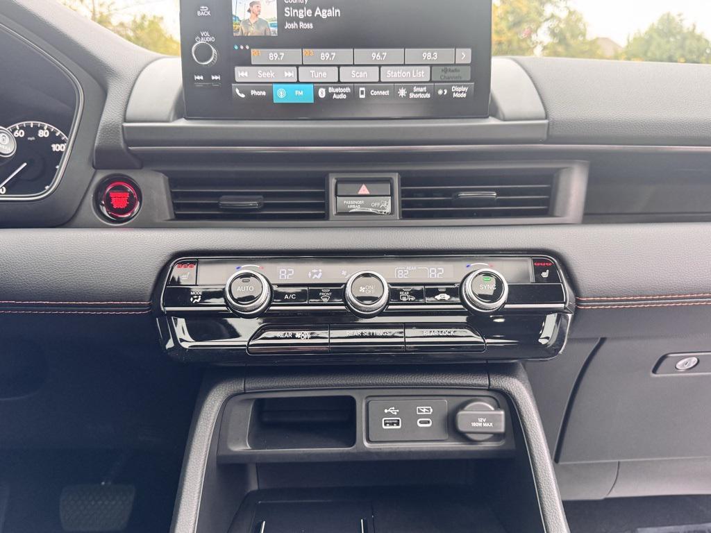 used 2025 Honda Pilot car, priced at $46,397