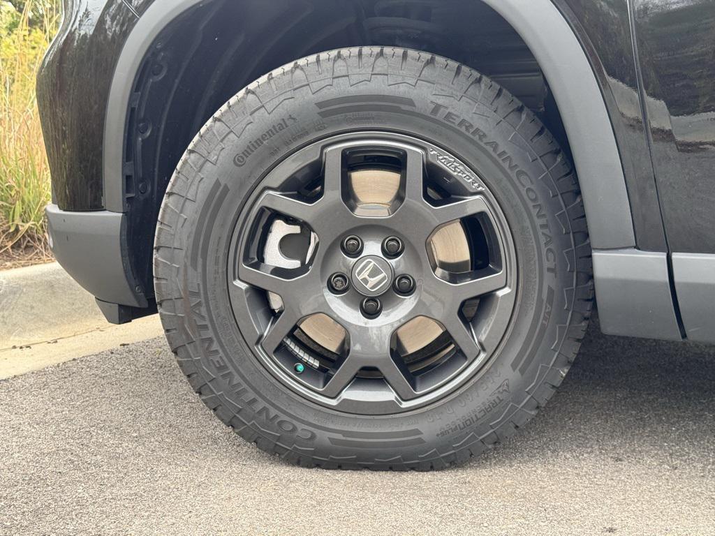 used 2025 Honda Pilot car, priced at $46,397