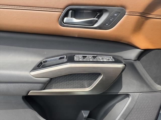 new 2025 Nissan Pathfinder car, priced at $48,597