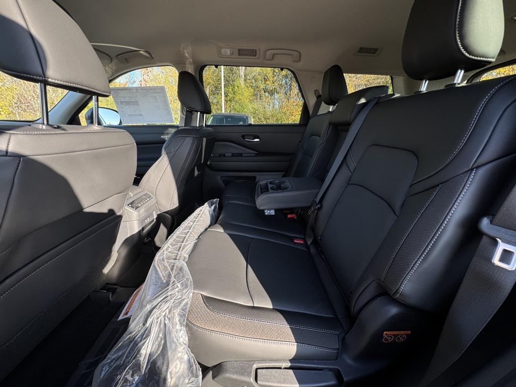 new 2025 Nissan Pathfinder car, priced at $34,497