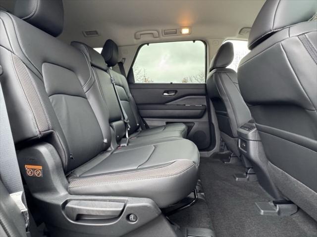 new 2025 Nissan Pathfinder car, priced at $39,997