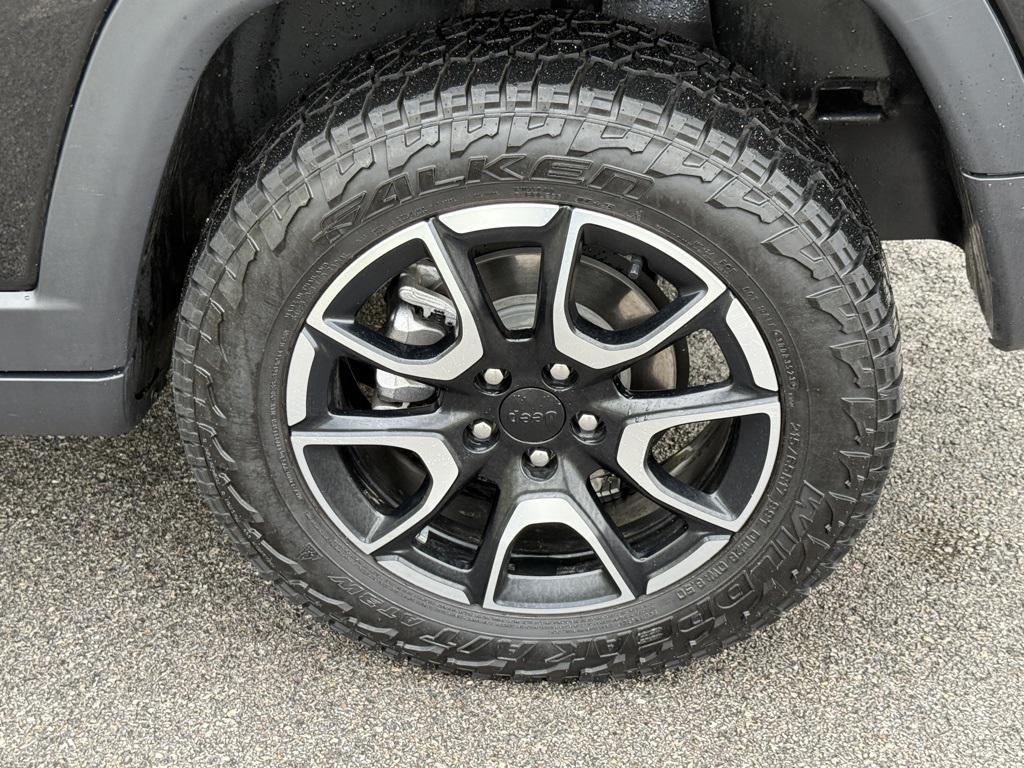 used 2024 Jeep Compass car, priced at $21,111