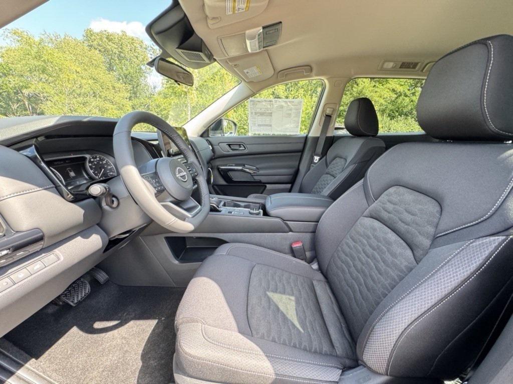 new 2025 Nissan Pathfinder car, priced at $32,497
