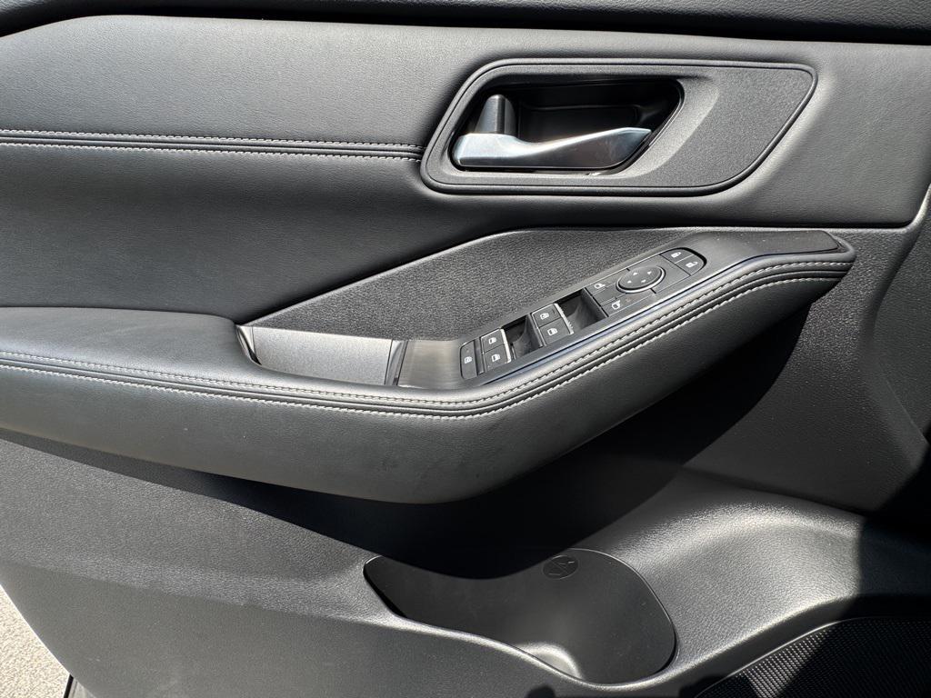new 2025 Nissan Rogue car, priced at $35,497