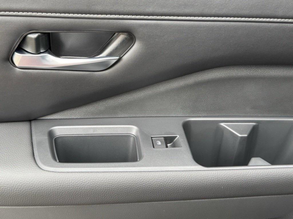 new 2025 Nissan Pathfinder car, priced at $42,397
