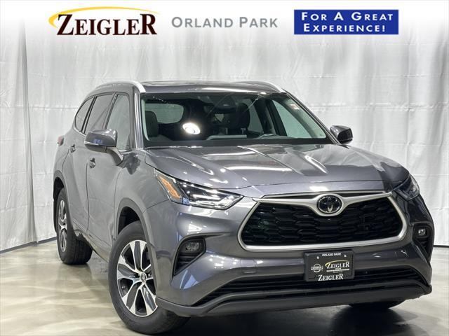 used 2022 Toyota Highlander car, priced at $39,368