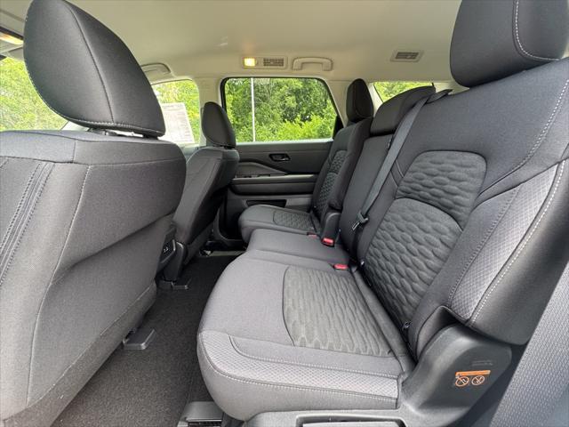 new 2025 Nissan Pathfinder car, priced at $33,997
