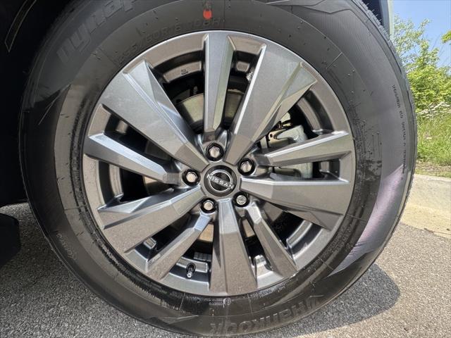 new 2025 Nissan Pathfinder car, priced at $33,997