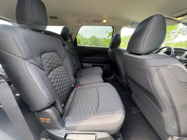 new 2025 Nissan Pathfinder car, priced at $33,997