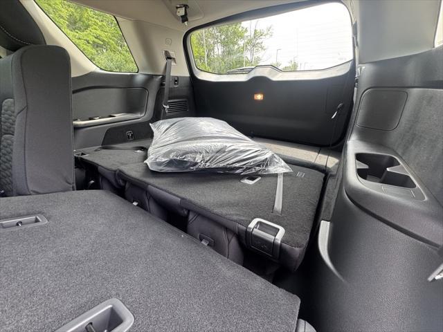 new 2025 Nissan Pathfinder car, priced at $33,997