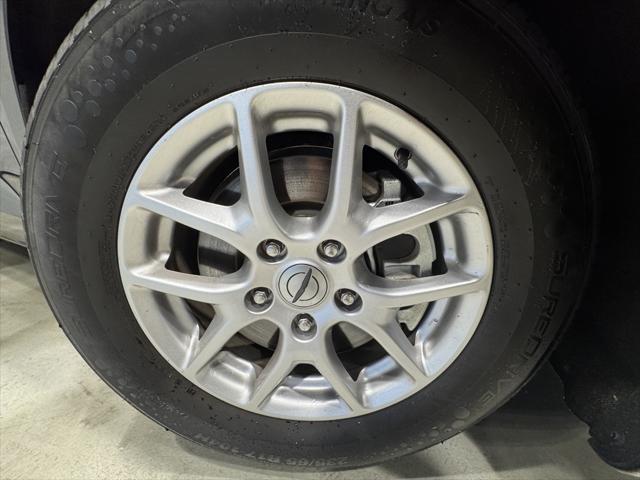 used 2023 Chrysler Pacifica car, priced at $25,514