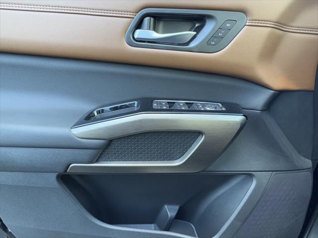 new 2025 Nissan Pathfinder car, priced at $49,197