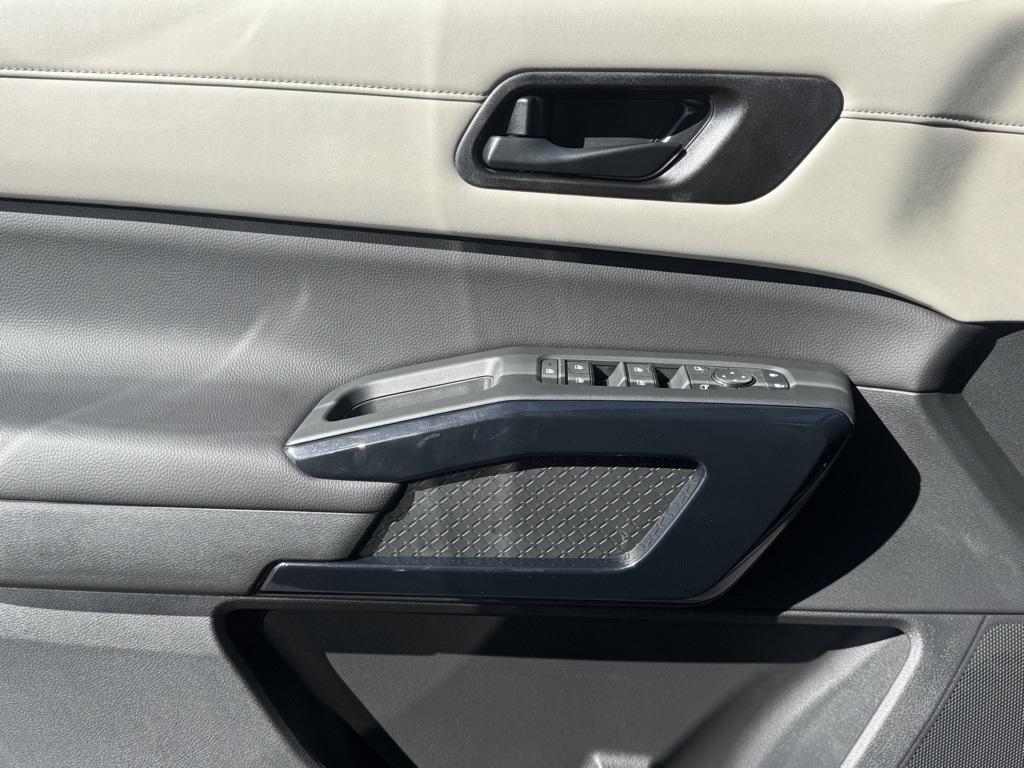 new 2025 Nissan Pathfinder car, priced at $32,497