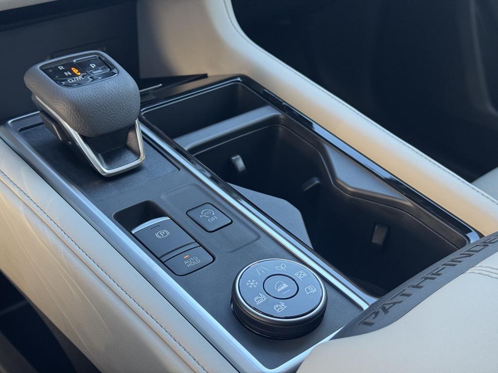 new 2025 Nissan Pathfinder car, priced at $32,497