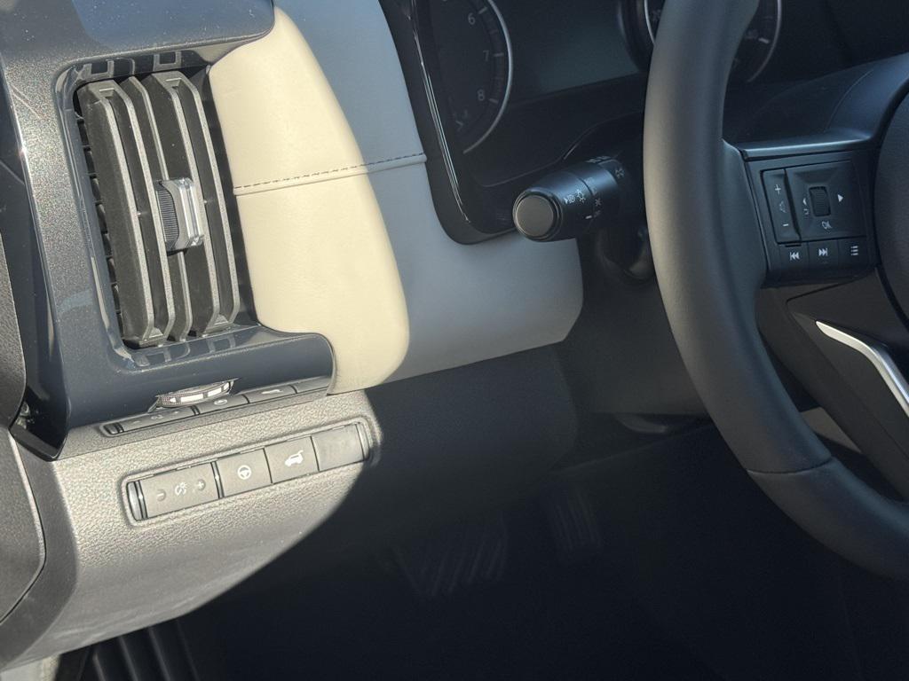 new 2025 Nissan Pathfinder car, priced at $32,497