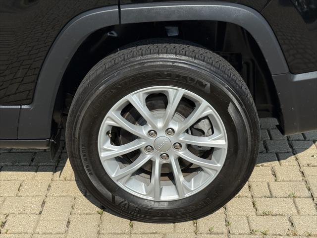 used 2022 Jeep Cherokee car, priced at $24,380