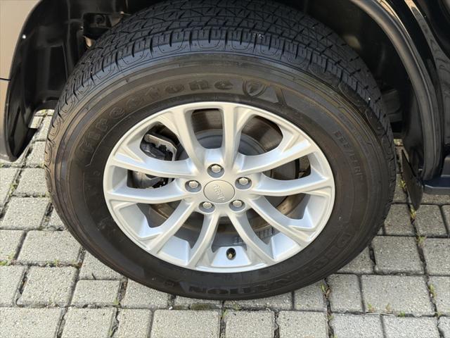 used 2022 Jeep Cherokee car, priced at $24,380