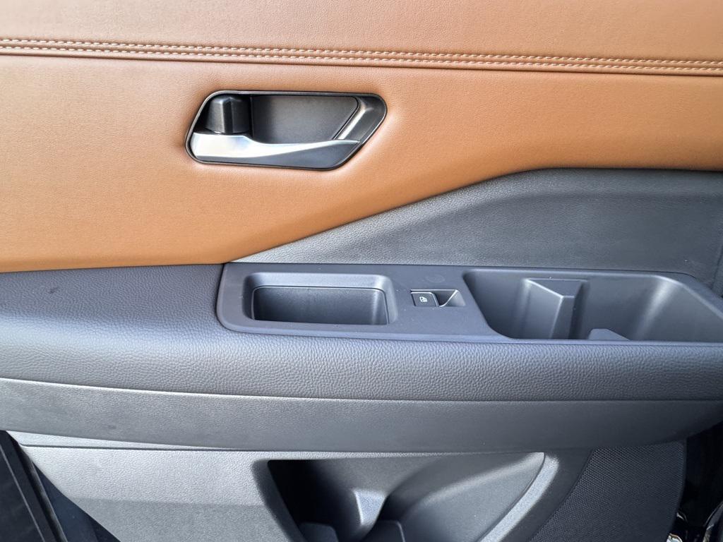 new 2025 Nissan Pathfinder car, priced at $40,497