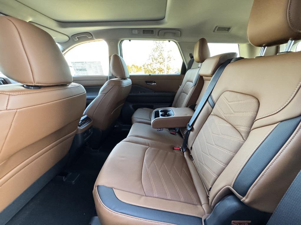 new 2025 Nissan Pathfinder car, priced at $40,497