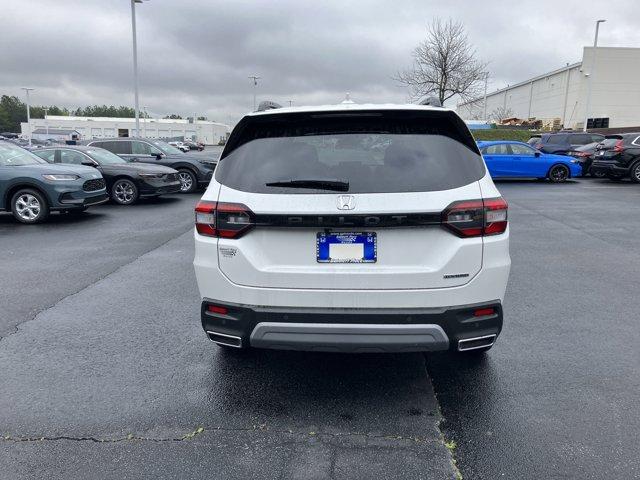 new 2025 Honda Pilot car, priced at $46,978