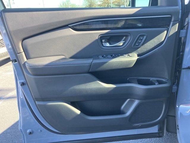 new 2025 Honda Pilot car, priced at $52,236