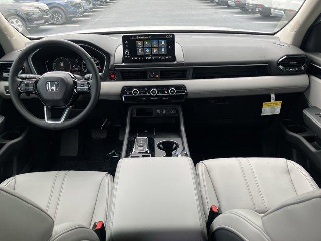 new 2025 Honda Pilot car, priced at $43,405