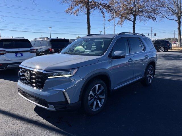 new 2025 Honda Pilot car, priced at $53,930