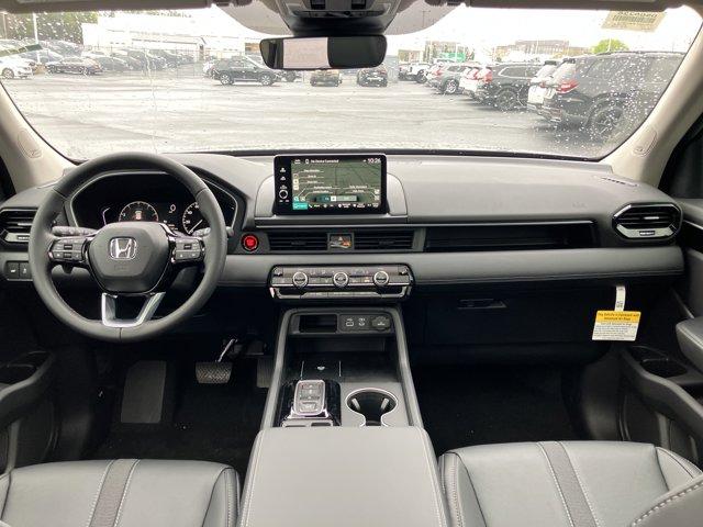 new 2025 Honda Pilot car, priced at $47,950