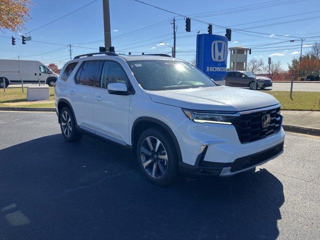 new 2025 Honda Pilot car, priced at $48,350