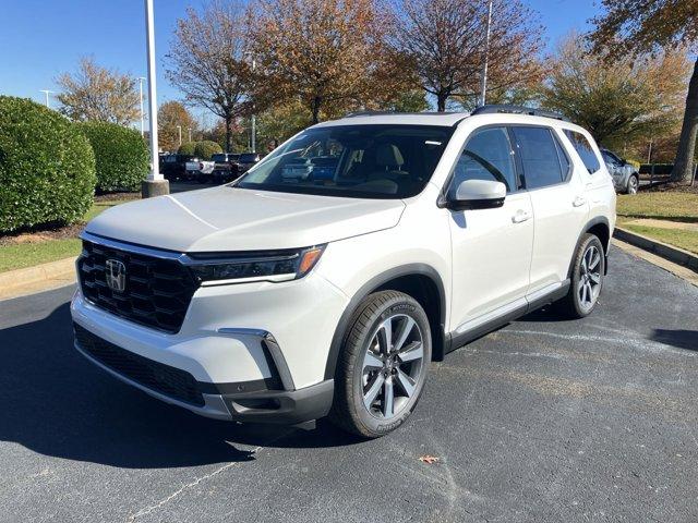 new 2025 Honda Pilot car, priced at $48,350