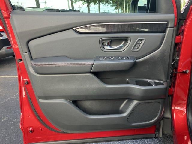 new 2025 Honda Pilot car, priced at $53,704