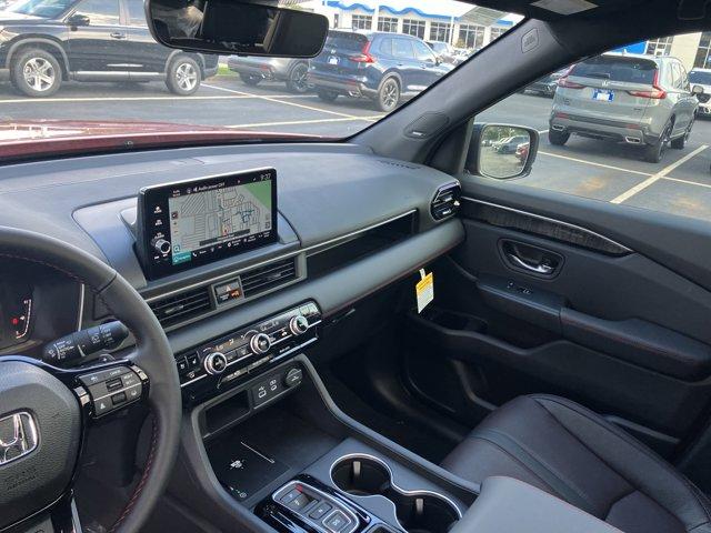 new 2025 Honda Pilot car, priced at $53,704