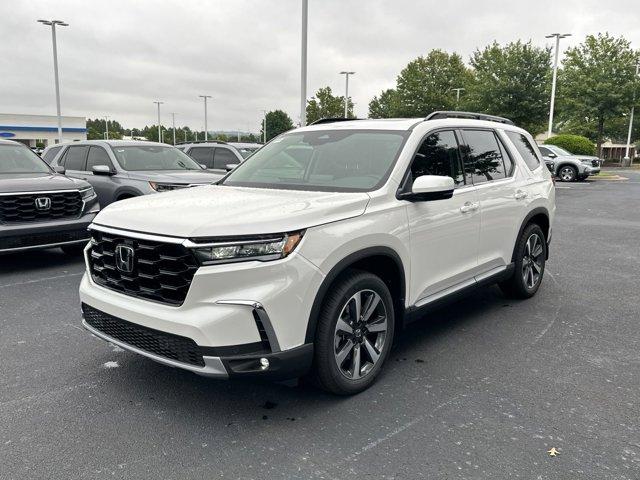 new 2025 Honda Pilot car, priced at $48,050