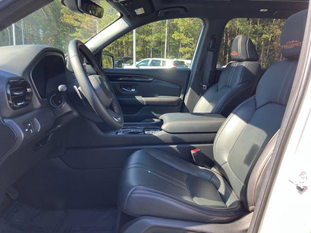 used 2025 Honda Pilot car, priced at $47,359