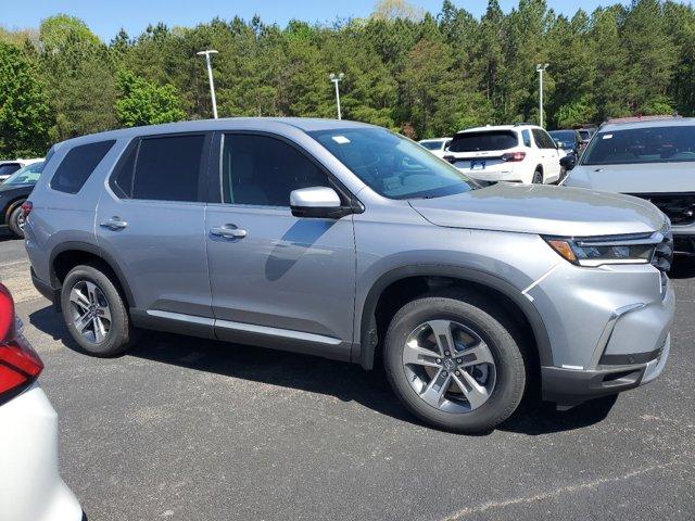 new 2025 Honda Pilot car, priced at $44,695