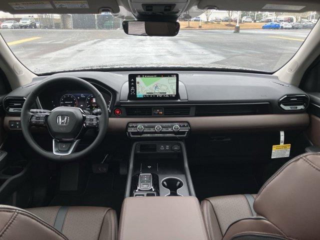 new 2025 Honda Pilot car, priced at $53,530