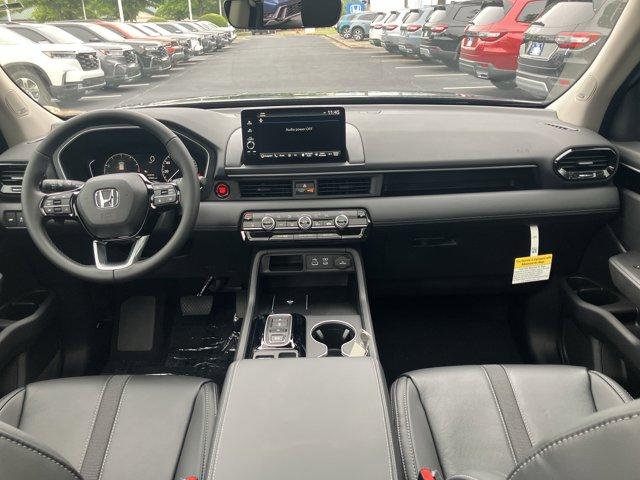 new 2025 Honda Pilot car, priced at $47,950