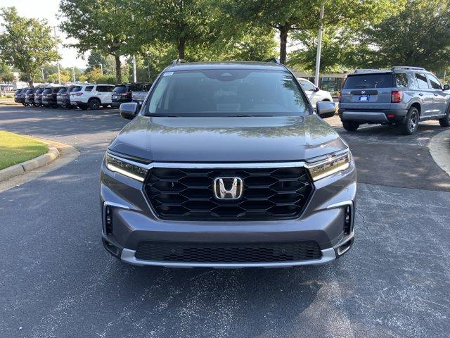 new 2025 Honda Pilot car, priced at $48,635