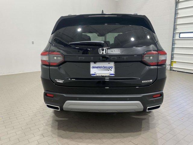 new 2025 Honda Pilot car, priced at $47,895