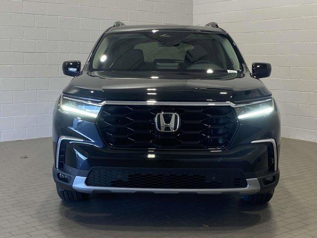 new 2025 Honda Pilot car, priced at $47,895