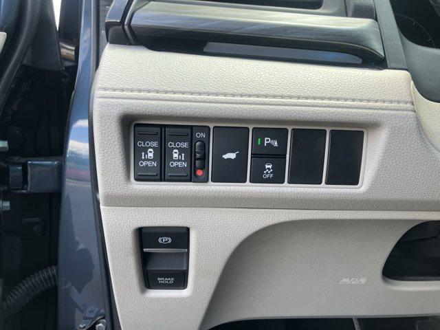 used 2025 Honda Odyssey car, priced at $49,959