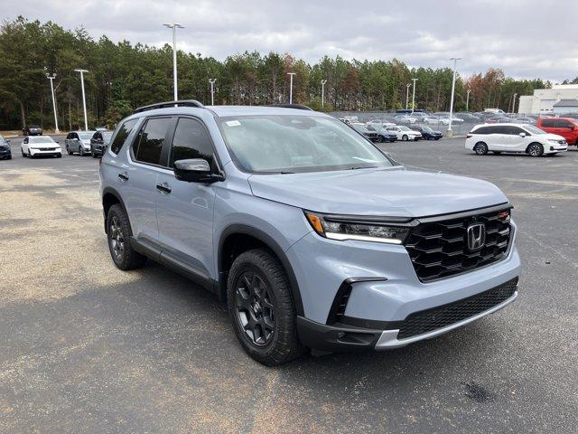 new 2025 Honda Pilot car, priced at $48,782