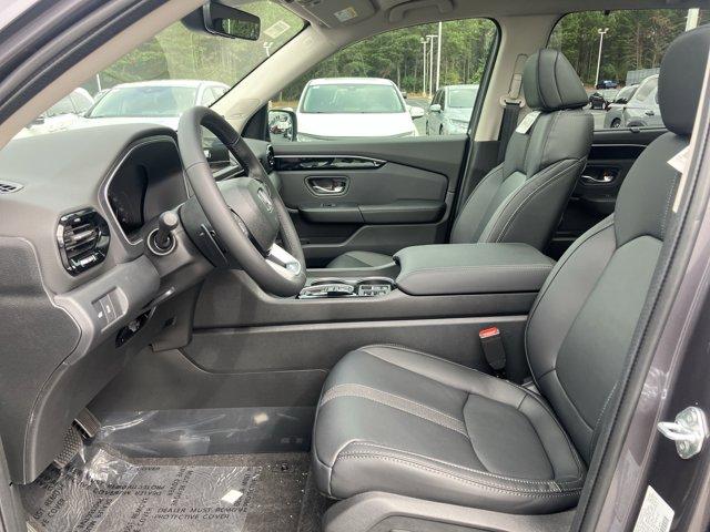 new 2025 Honda Pilot car, priced at $48,540