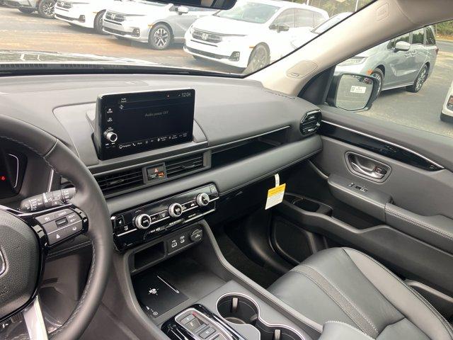 new 2025 Honda Pilot car, priced at $48,540