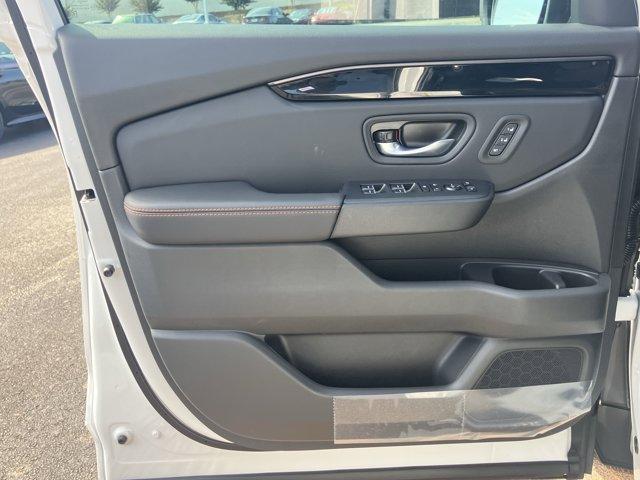 new 2025 Honda Pilot car, priced at $48,782