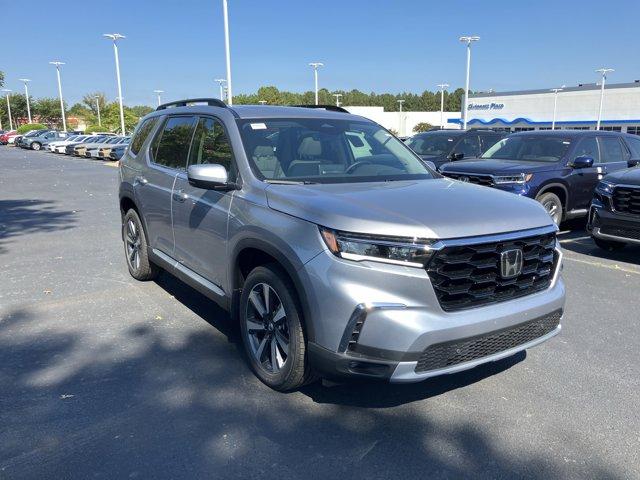 new 2025 Honda Pilot car, priced at $48,540