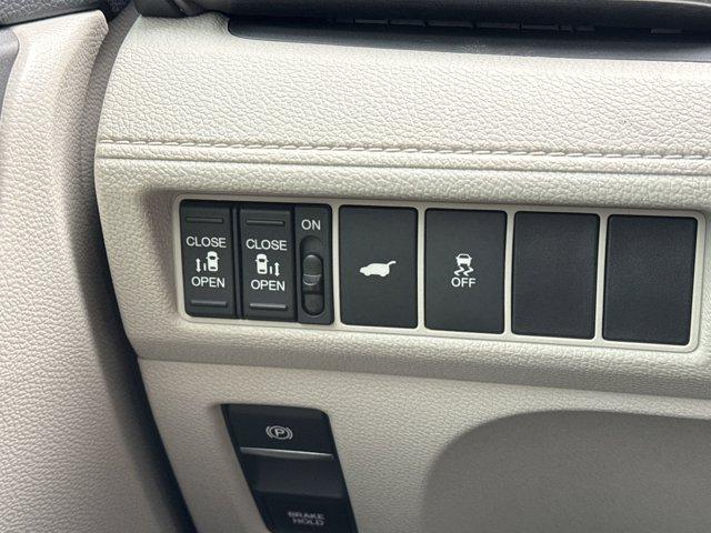 new 2025 Honda Odyssey car, priced at $43,125